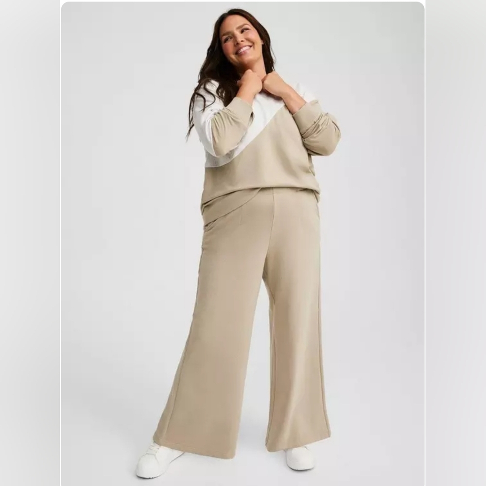 Torrid Pull on High Rise Wide Leg Fleece Pants in Khaki